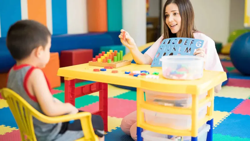 Οι συμμετέχοντες στο online σεμινάριο: Ειδική Αγωγή και Ενταξιακή Εκπαίδευση αποκτούν συνολική και σύγχρονη εικόνα για τις αρχές της ειδικής αγωγής και της ενταξιακής φιλοσοφίας, ενισχύοντας τις γνώσεις και την ευαισθητοποίησή τους σε θέματα ποικιλίας μαθησιακών αναγκών.