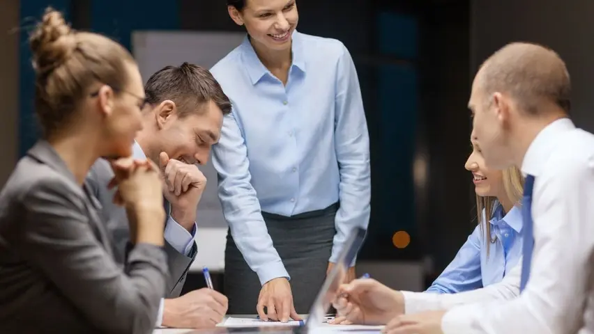 Οι συμμετέχοντες στο online σεμινάριο: Συμβουλευτική Καριέρας θα αποκτήσουν εικόνα των επαγγελματικών τους δυνατοτήτων, ενδιαφερόντων και αξιών, μέσα από στοχευμένες ασκήσεις αυτογνωσίας και ανάλυσης δεξιοτήτων. Θα μάθουν να αναγνωρίζουν τις ευκαιρίες που ταιριάζουν στο προφίλ τους και να λαμβάνουν συνειδητές αποφάσεις για την επαγγελματική τους πορεία.