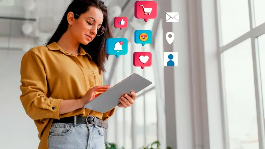 Οι συμμετέχοντες στο online σεμινάριο: Διαχείριση Social Media για Μικρές Επιχειρήσεις αποκτούν γνώσεις σχετικά με τη λειτουργία και τη διαχείριση των μέσων κοινωνικής δικτύωσης για μικρές επιχειρήσεις. Μαθαίνουν πώς να δημιουργούν και να οργανώνουν περιεχόμενο που ανταποκρίνεται στις ανάγκες του κοινού, καθώς και πώς να αξιοποιούν τα social media ως εργαλείο επικοινωνίας και προβολής.